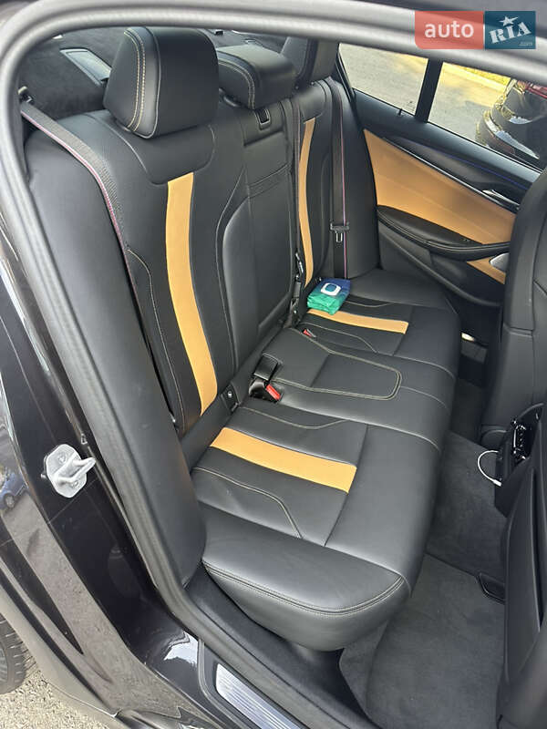 Седан BMW M5 2023 в Полтаве