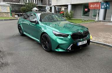 Седан BMW M5 2024 в Києві