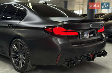 Седан BMW M5 2018 в 