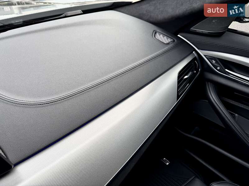 Седан BMW M5 2018 в Киеве