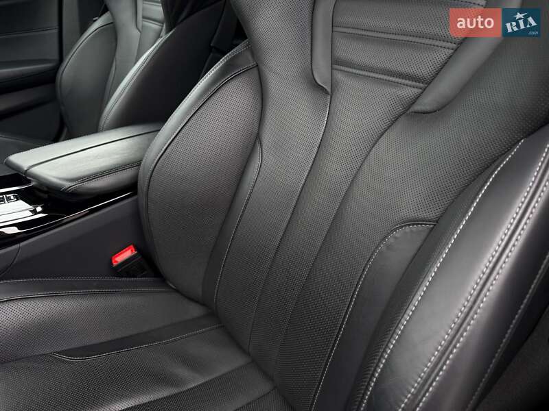 Седан BMW M5 2022 в Одессе