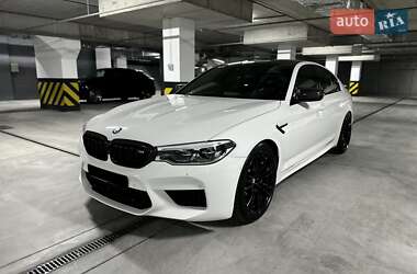 Седан BMW M5 2019 в 