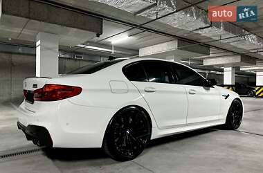 Седан BMW M5 2019 в 