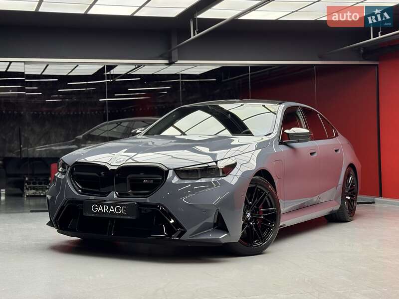 BMW M5 2025