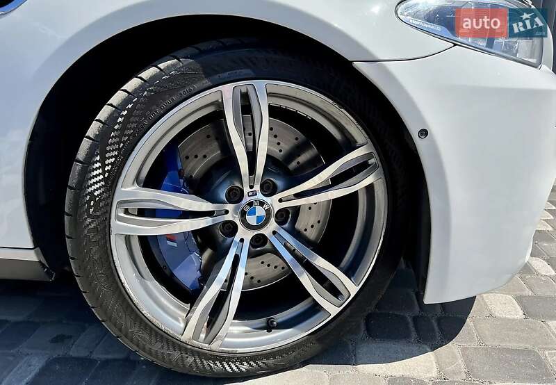 Седан BMW M5 2014 в Киеве