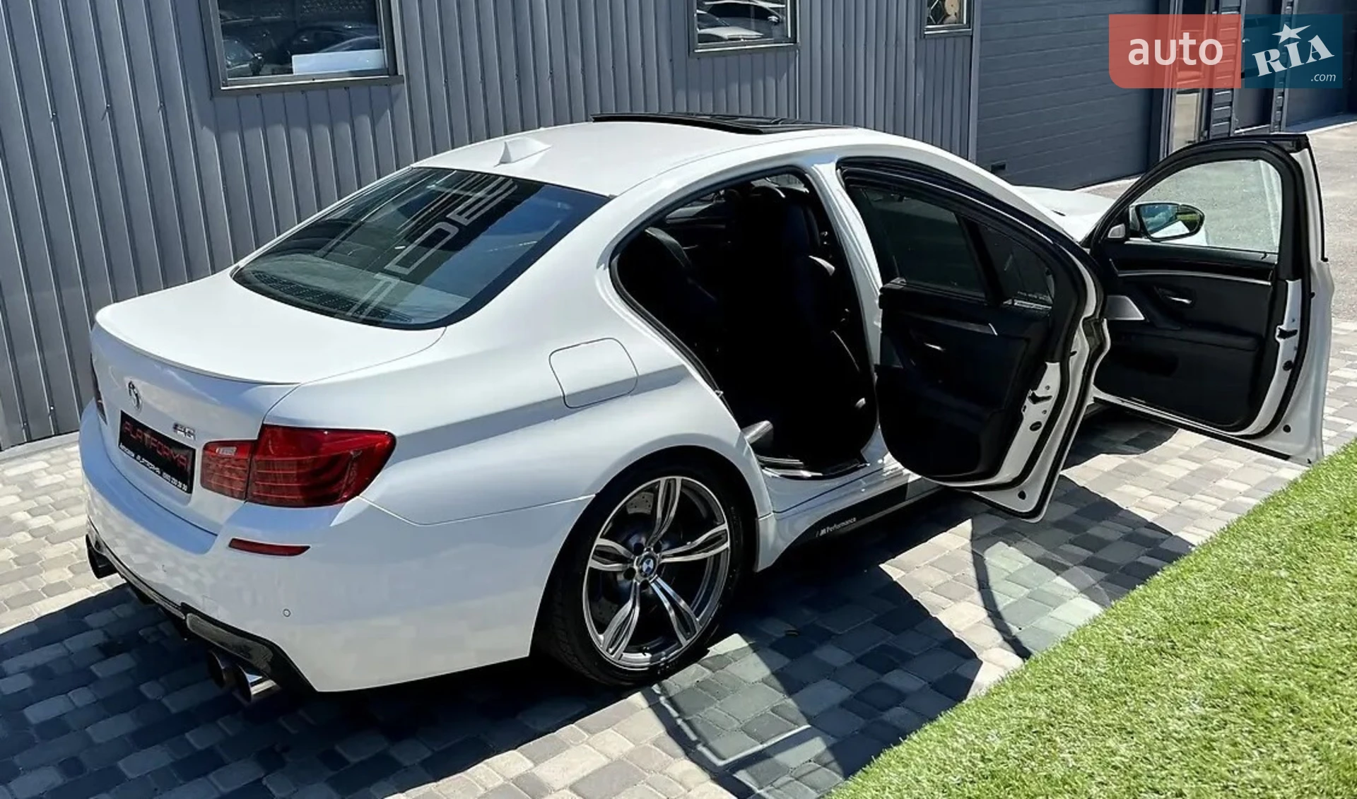 2014 BMW M5 - мініатюра 15