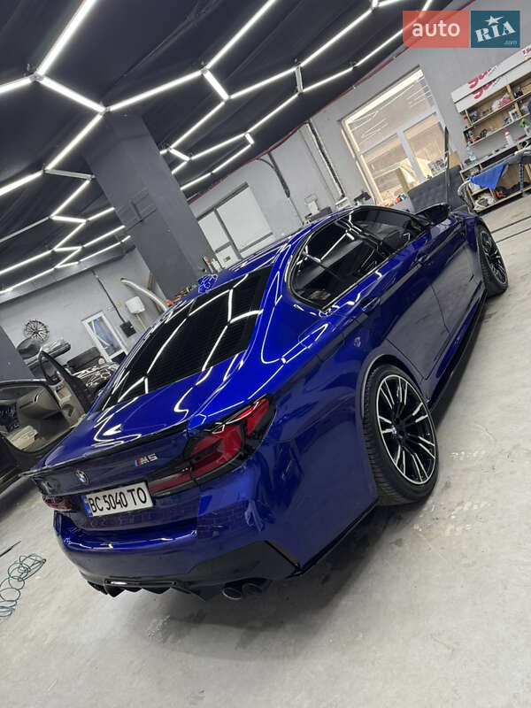 Седан BMW M5 2020 в Львове