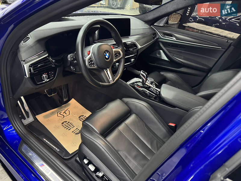 Седан BMW M5 2020 в Львове