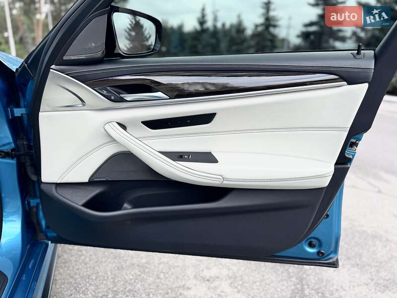 Седан BMW M5 2018 в Киеве фото 44 Седан BMW M5 2018 в Киеве
