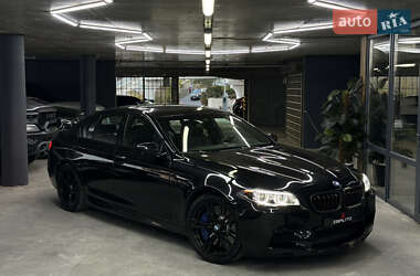 Седан BMW M5 2015 в Одесі