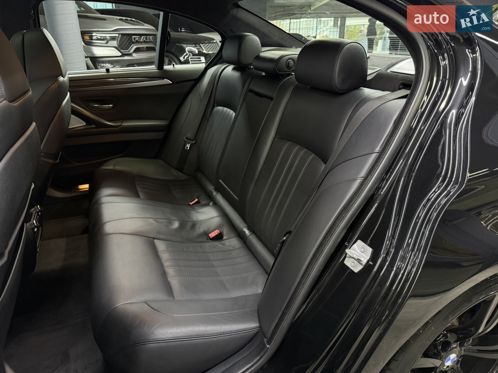 2015 BMW M5 - мініатюра 20