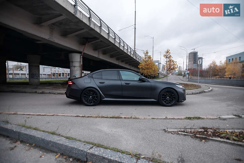 Седан BMW M5 2025 в Киеве фото 8 Седан BMW M5 2025 в Киеве