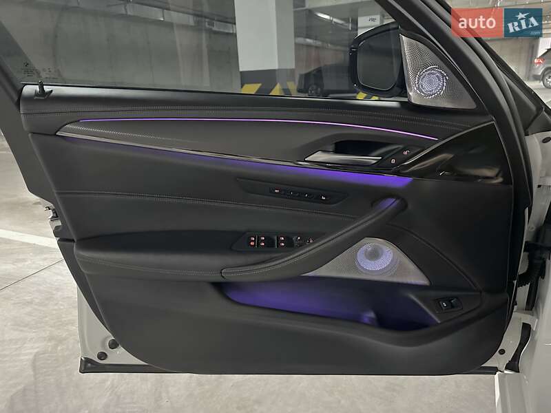 Седан BMW M5 2019 в Днепре