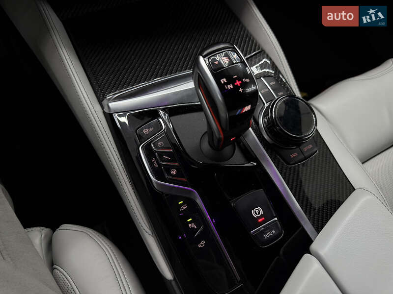 Седан BMW M5 2019 в Киеве