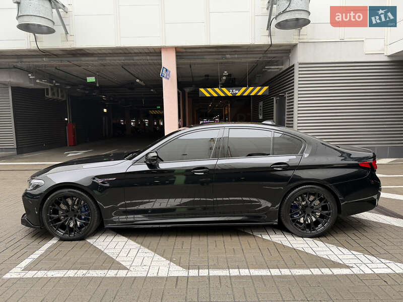 Седан BMW M5 2021 в Киеве