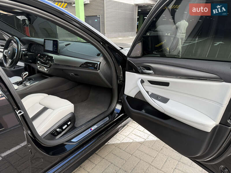 Седан BMW M5 2021 в Киеве