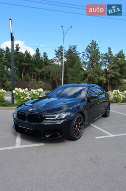 Седан BMW M5 2022 в Киеве