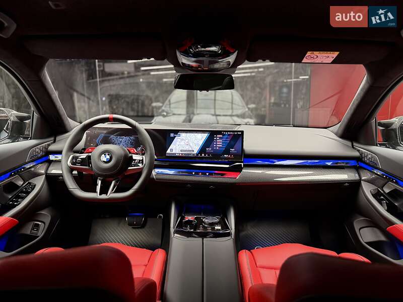 Седан BMW M5 2025 в Киеве