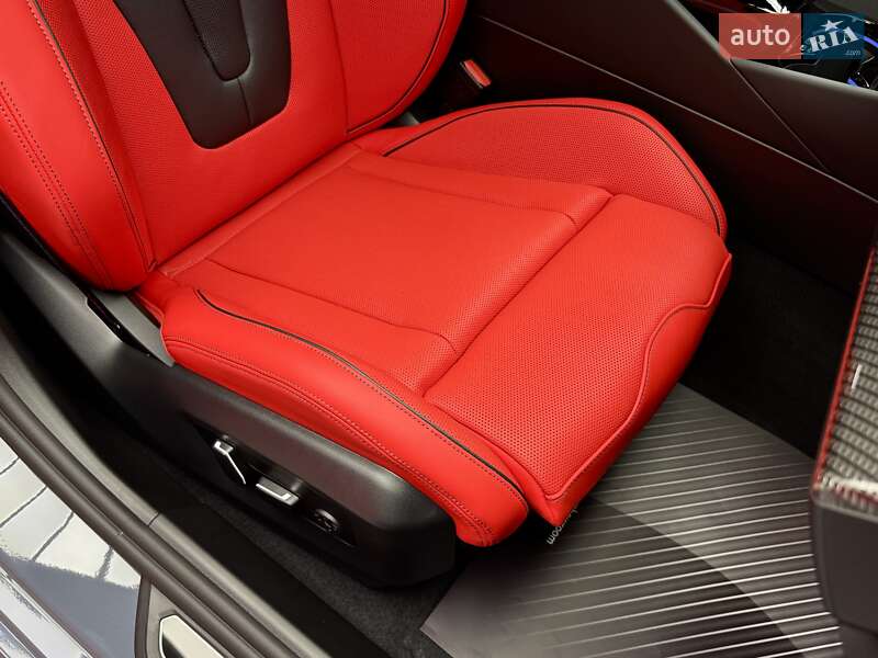 Седан BMW M5 2025 в Киеве