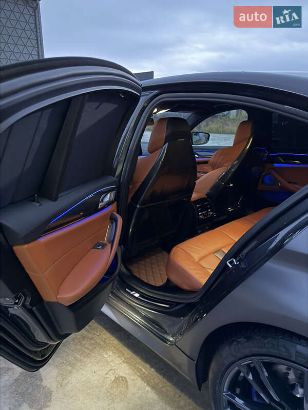 Седан BMW M5 2022 в Грушево