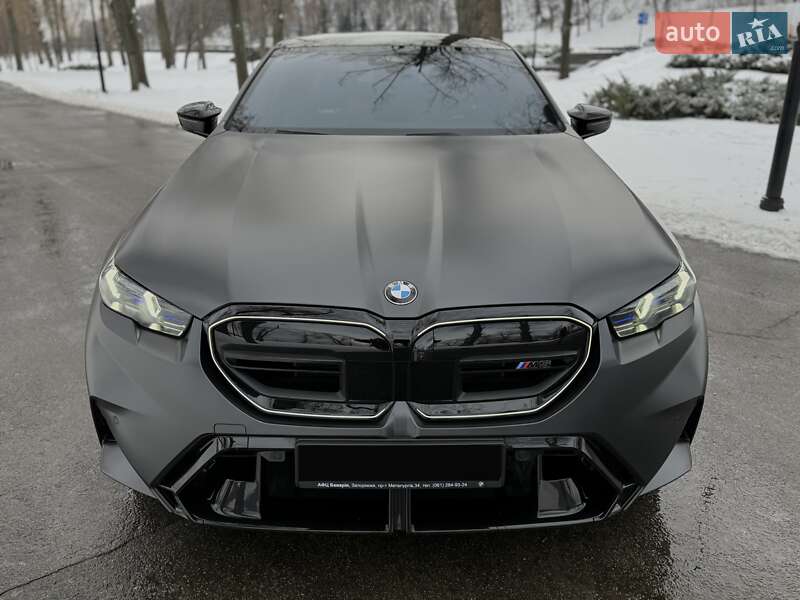 Седан BMW M5 2024 в Киеве