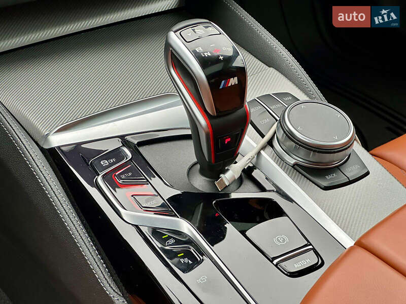 Седан BMW M5 2022 в Киеве