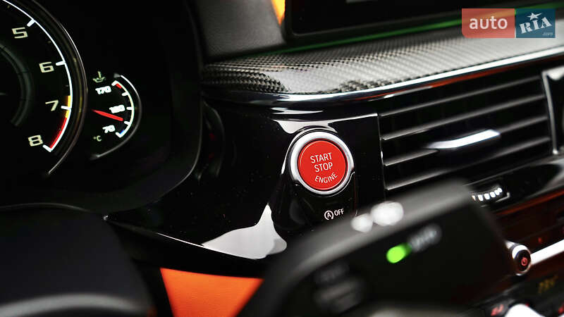 Седан BMW M5 2019 в Львове