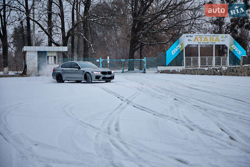 Седан BMW M5 2020 в Полтаве