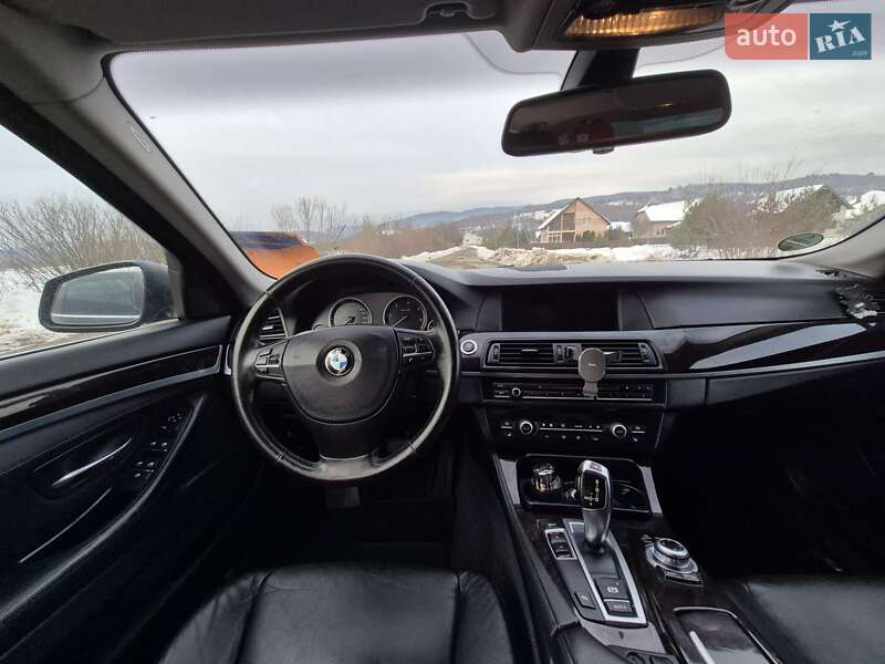 Седан BMW M5 2011 в Ужгороді