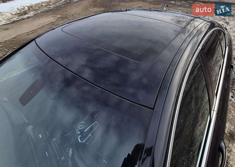 Седан BMW M5 2011 в Ужгороді