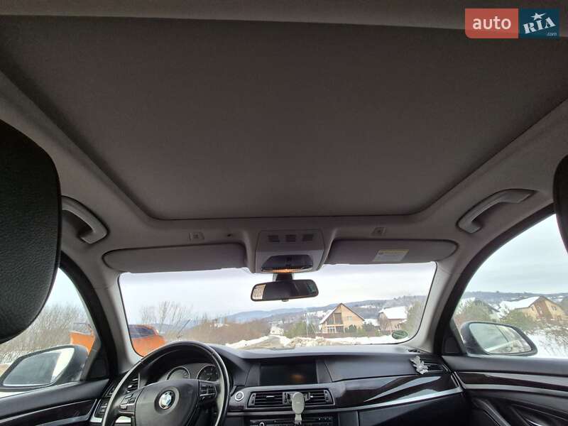 Седан BMW M5 2011 в Ужгороді