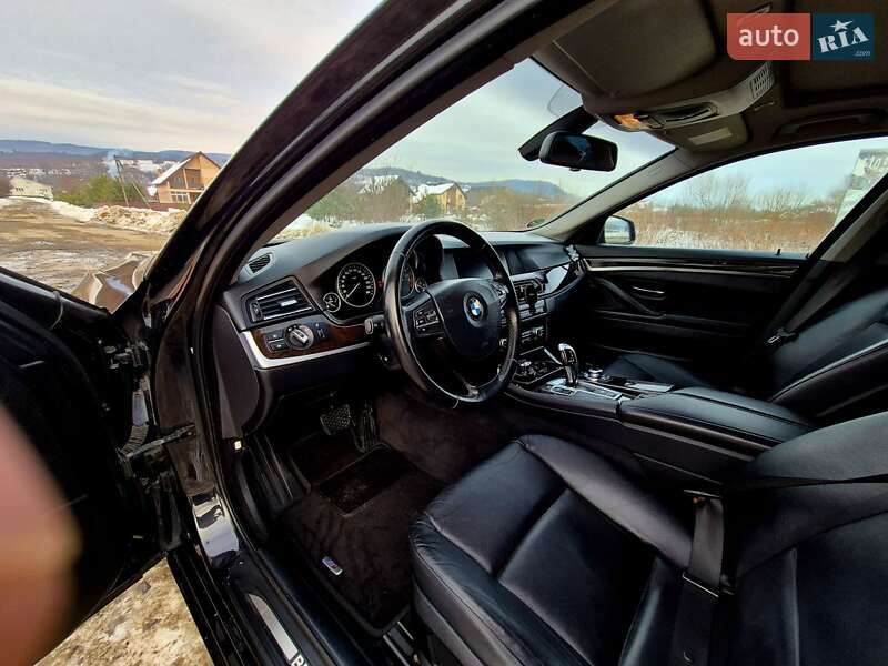 Седан BMW M5 2011 в Ужгороді