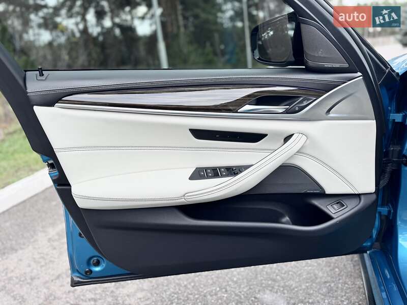 Седан BMW M5 2018 в Києві