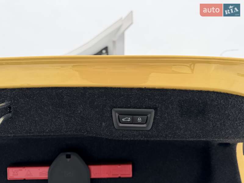 Седан BMW M5 2025 в Киеве