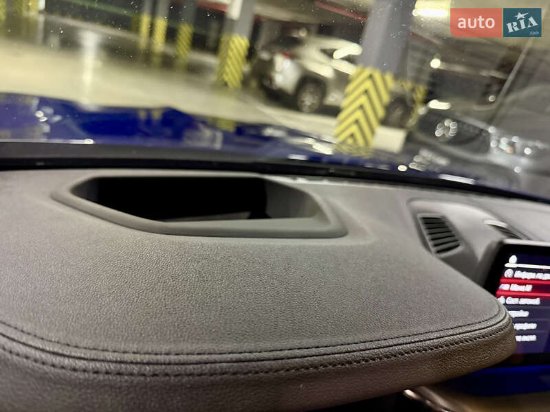 Седан BMW M5 2021 в Киеве