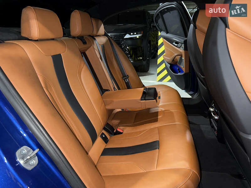 Седан BMW M5 2021 в Киеве