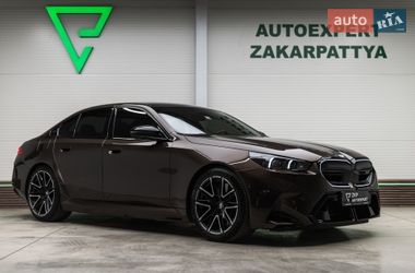 Седан BMW M5 2025 в Мукачево