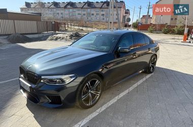 Седан BMW M5 2018 в Львові