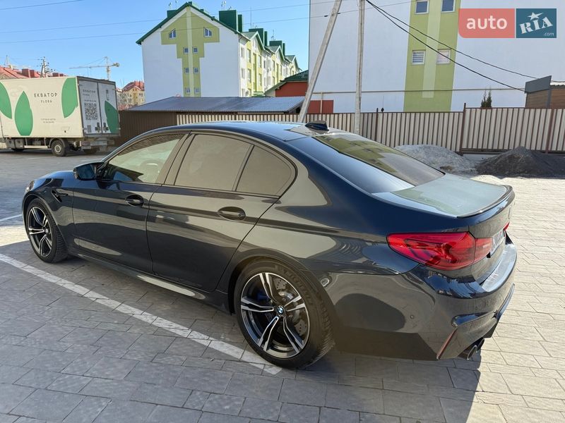 Седан BMW M5 2018 в Львове