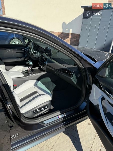 Седан BMW M5 2018 в Львове