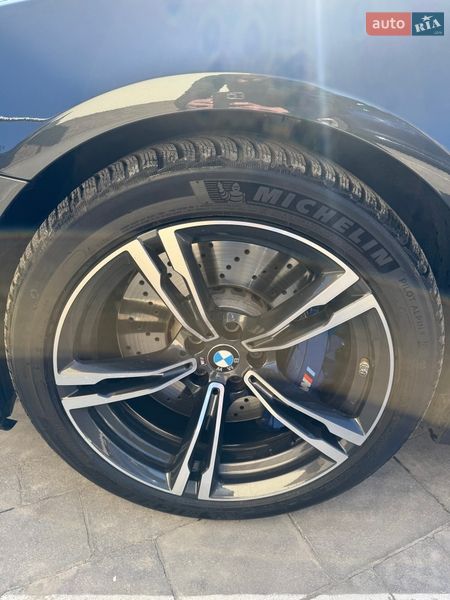 Седан BMW M5 2018 в Львове