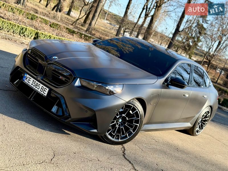 Седан BMW M5 2024 в Киеве