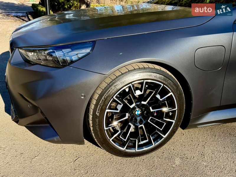 Седан BMW M5 2024 в Киеве