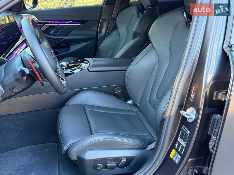 Седан BMW M5 2024 в Киеве