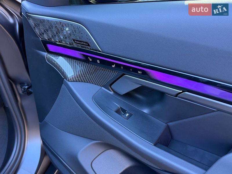 Седан BMW M5 2024 в Киеве