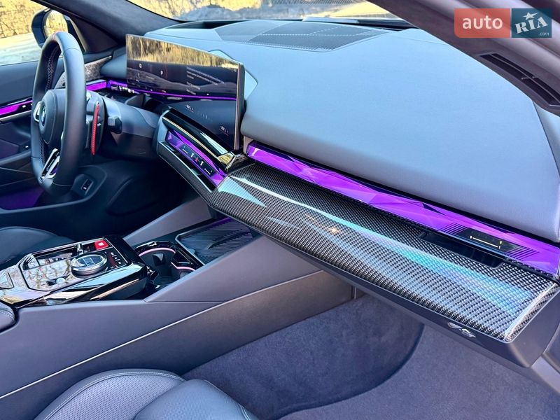 Седан BMW M5 2024 в Киеве