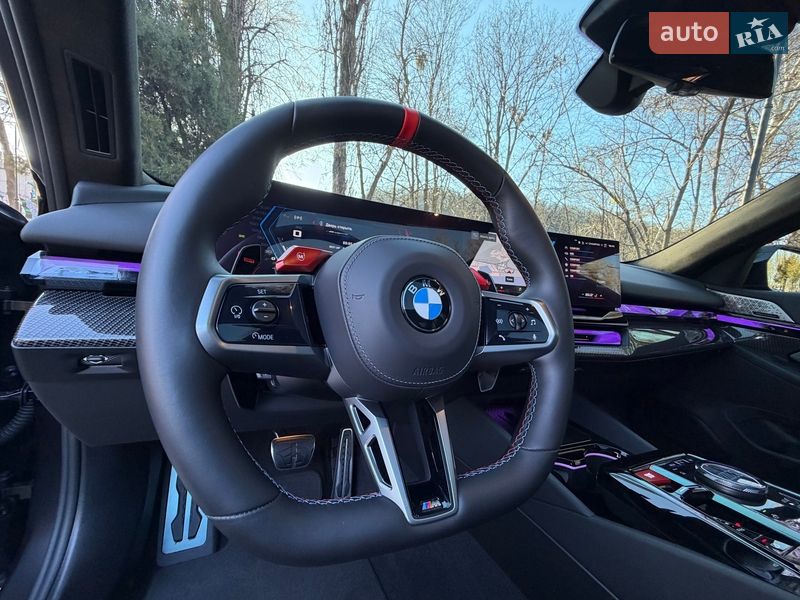 Седан BMW M5 2024 в Киеве