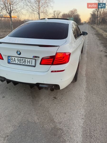 Седан BMW M5 2013 в Бобринці