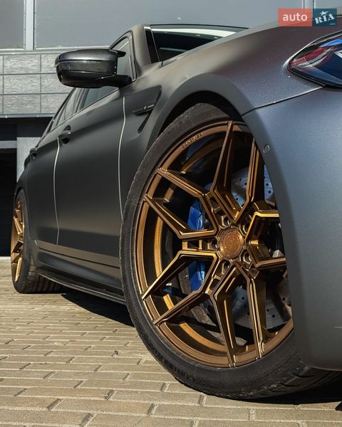 Седан BMW M5 2019 в Киеве