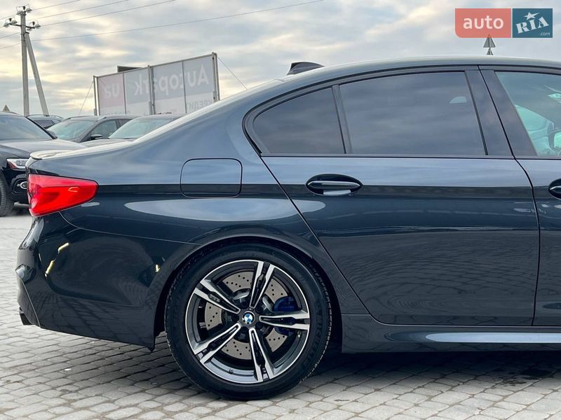 Седан BMW M5 2018 в Львове